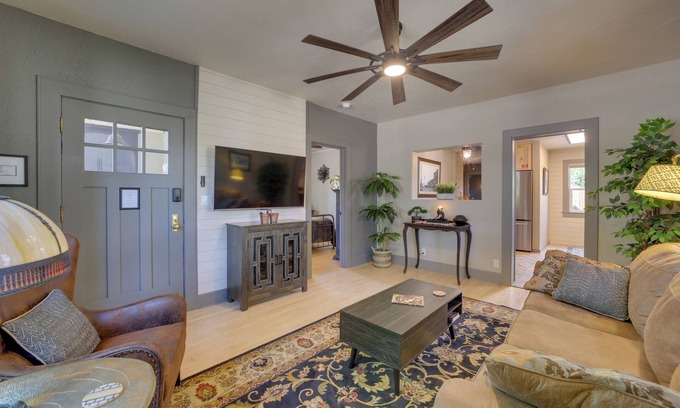 Clarkdale Maison | < 1 Mi to Dtwn: Home w/ Deck in Clarkdale!
