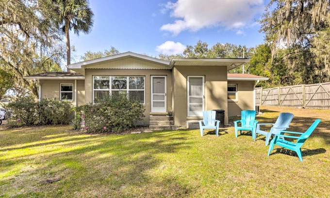 Summerfield Maison | < 1 Mi to Lake Weir: Quiet Summerfield Getaway