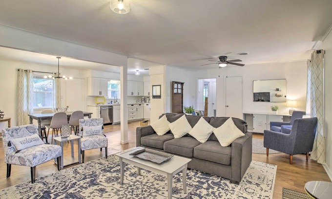 Brenham Maison | 1 Mi to Main St: Brenham Retreat w/ Game Room