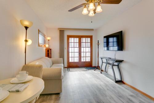 Aurora Appartement | 1 Mi to Metro Station Cozy Aurora Horse Farm Apt!