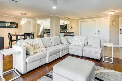 Manchester Appartement | 1 Mi to Millyard District Unit with Furnished Porch