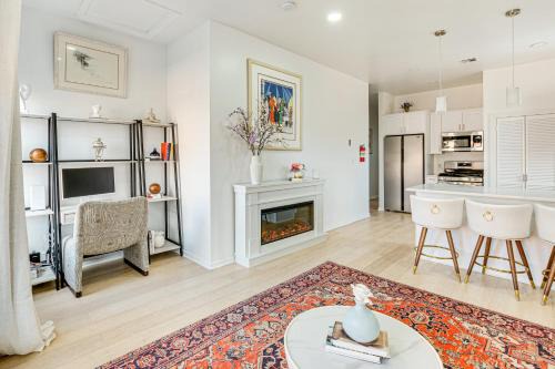 Newark Appartement | 1 Mi to Prudential Center Remote Work-Ready Apt