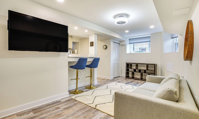 Grand Boulevard Appartement | 1 Mi to University of Chicago: Urban Escape!