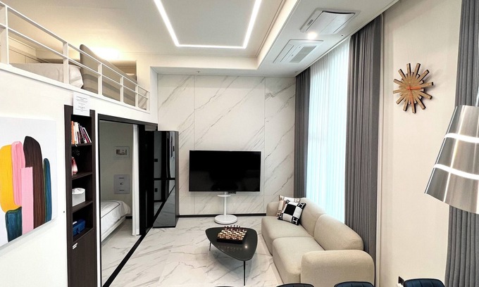 Jongno Appartement | 1-Minute walk to the metro&bus station, and biggest public market in Seoul!
