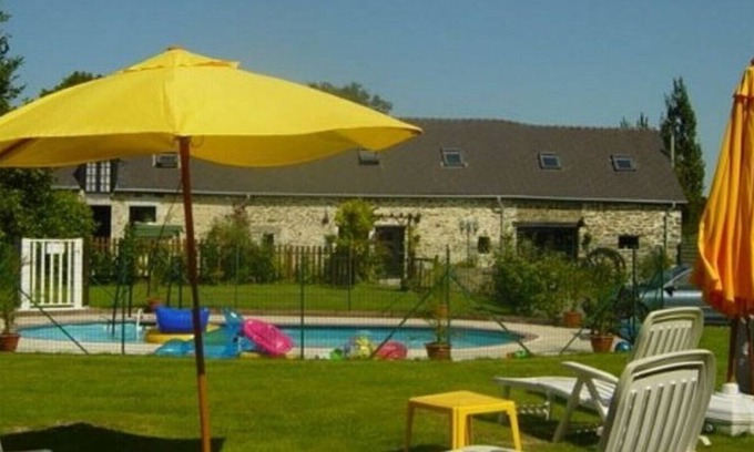 Madre Maison | Joli cottage avec piscine - Le Cezanne - 1 de 3 gîtes (2-14 personnes).