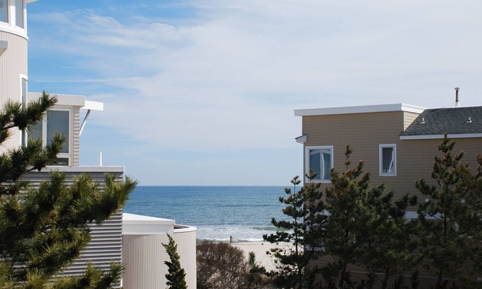 Loveladies Maison | 1 Au large de la plage - Belle maison de vie inversée, superbes vues sur l'océan!
