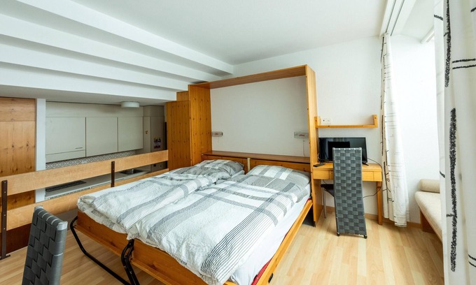 Savognin Appartement | 1 room apartment for 1 - 3 people with a view of the ski slope