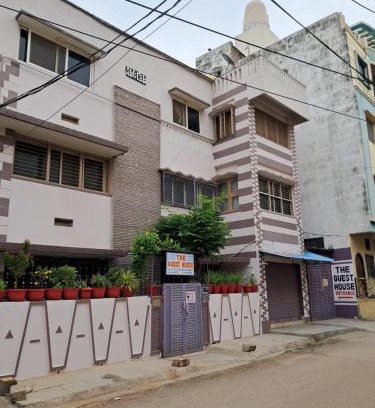 Hyderabad Appartement | 1 Room for 4 Guests OR 2 BHK for 4 to 10 Guests with AC for Families