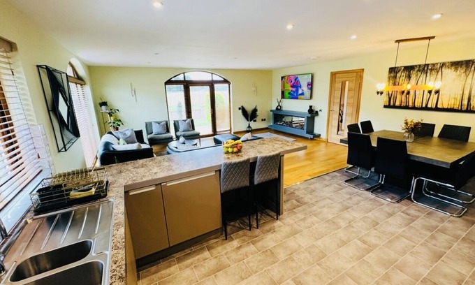 Elgin Maison | 1 Woodside