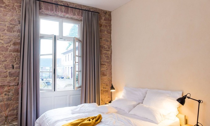 Lahr Appartement | 1-zimmer-apartment mit Kleiner Küche und Großem Bad