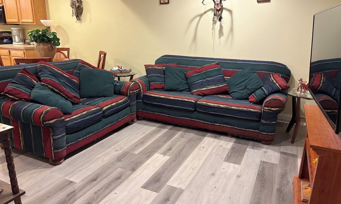 Lorain Appartement | #10 Apartment with southwestern vibes.