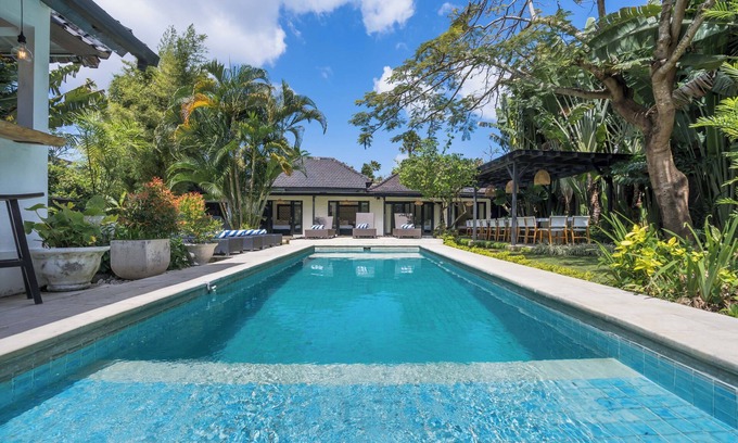 Petitenget Villa | 10 Bdr-Last Minute Deal 50% + OFF !!! Seminyak