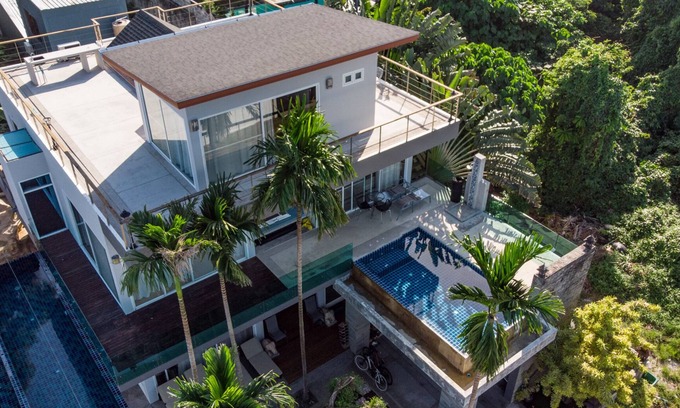 Ban Saiyuan Villa | Villa avec 5 chambres et vue sur la mer à Rawai. Près de tout !! Viens et amuse toi !!