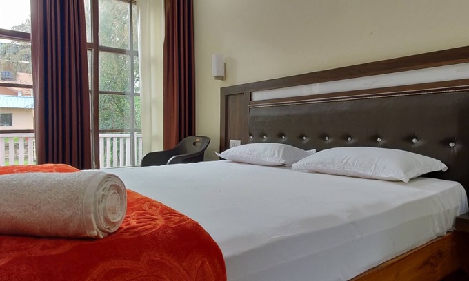 Jabalpur Lit Et Petit-Déjeuner | 10-bedroom bed & breakfast in phenomenal Jabalpur New Bhedaghat with AC