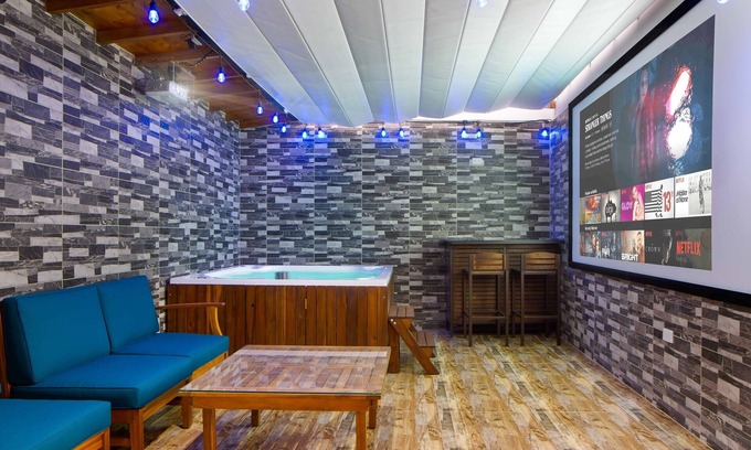 Astorga Maison | 10 Bedroom Building