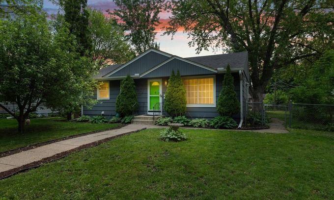 Waite Park Maison | 10 LITS en 4 BR! Peut accueillir jusqu'à 16 personnes!