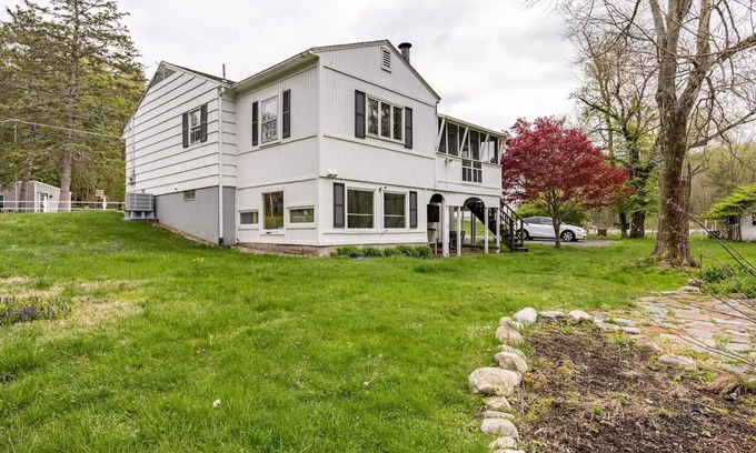 Northborough Maison | 10 - Cozy 3B2Ba Home with huge backyard