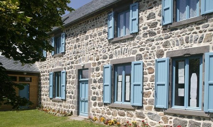 Roche-Charles-la-Mayrand Maison | 100 m² Gîte ∙ 3 chambres ∙ 6 personnes