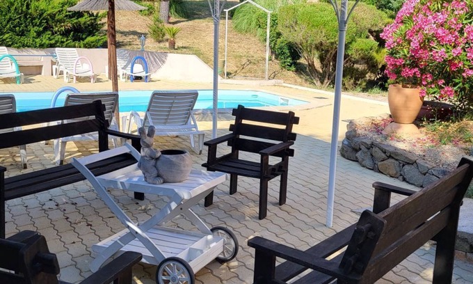 Les Esterets du Lac Cottage | VAR: lac de st Cassien ,GiteF2 ,les Mimosas2pers + de pers accord propriétaire