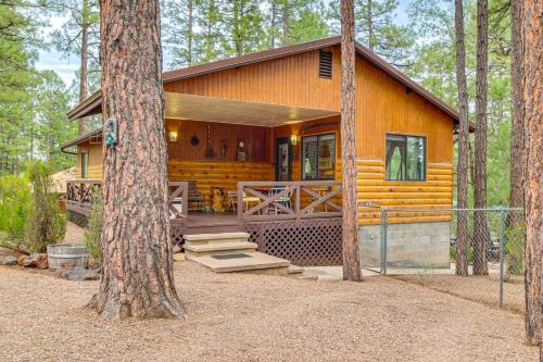 Pinetop-Lakeside Maison | 10 Mi to Show Low Pinetop-Lakeside Family Cabin!