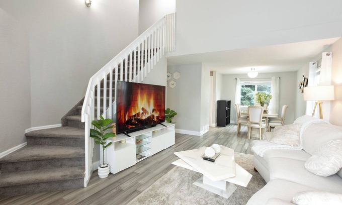Centennial Maison | 10 min walk Quincy Reservoir Cherry Creek Willow Creek Park Trail Pets Friendly