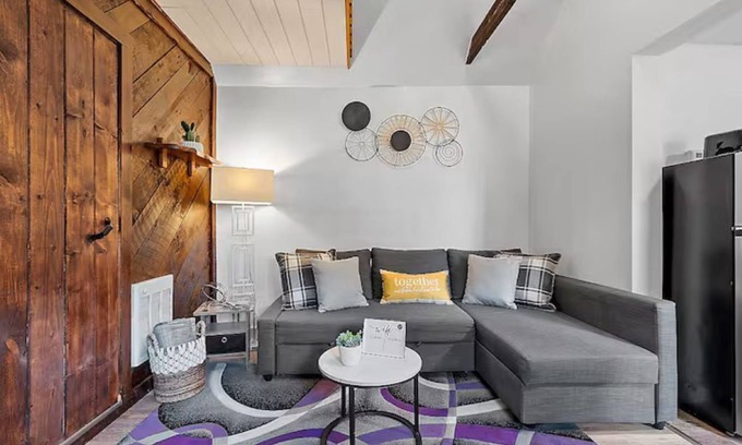 Laconia Maison | 10 Min Walk to Lake w/Private HOT TUB & patio!
