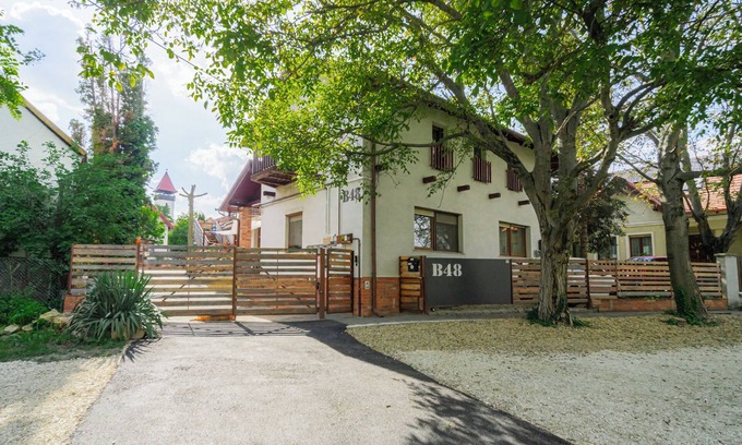 Torokbalint Maison | 10 minutes from Budapest Family apartment also for dogs