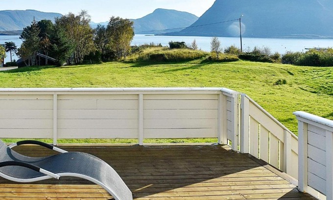 Midsund Municipality Maison | 10 person holiday home in MIDSUND