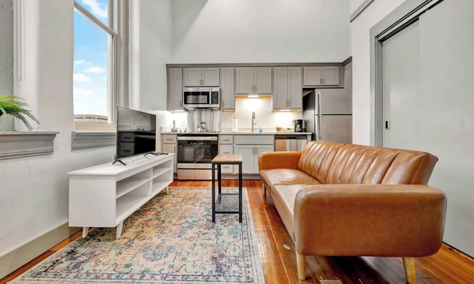 Downtown Louisville Appartement | 10-Unit Cozy Loft w/Free Parking | Med District