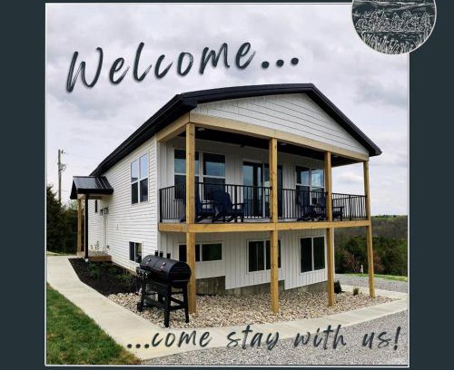 Williamstown Maison | 100 Acre Relaxing Retreat Near Ark- The Farmhouse
