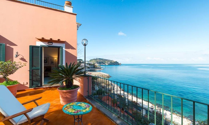 Casamicciola Terme Appartement | 100 m² Appartement ∙ 3 chambres ∙ 6 personnes