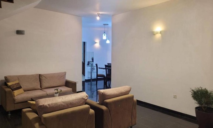 Sri Jayawardenepura Kotte Appartement | 100 m² Appartement ∙ 3 personnes
