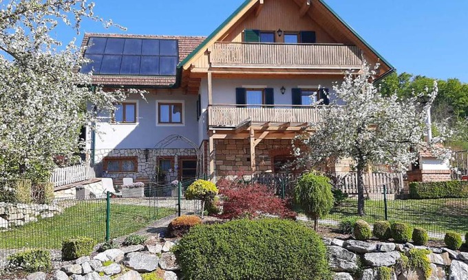 Feldbach Appartement | 100 m² Appartement ∙ 3 chambres ∙ 4 personnes