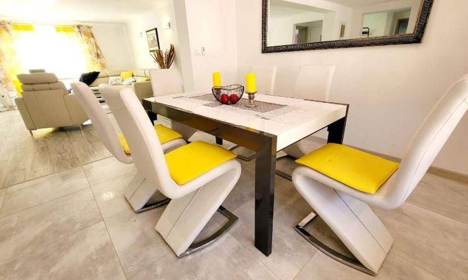 West Pomeranian Voivodeship Appartement | 100 m² Appartement ∙ 3 chambres ∙ 7 personnes