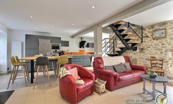 Pleven Maison | 100 m² Gîte ∙ 3 chambres ∙ 6 personnes