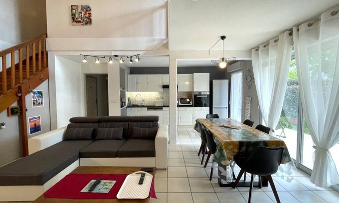Centre Ville Maison | 100 m² Gîte ∙ 3 chambres ∙ 7 personnes
