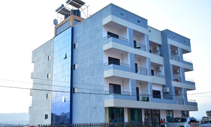 Remera Hôtel | 100 m² Hôtel ∙ 3 personnes