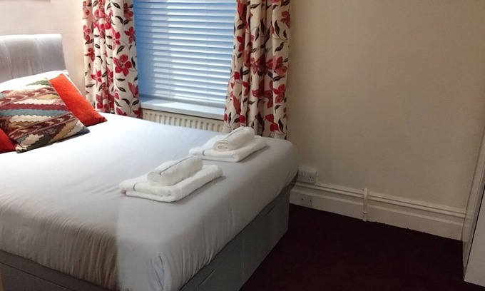 Bispham Appartement | 100 metres from the seafront. Comfortable 1 bed ground floor apartment.