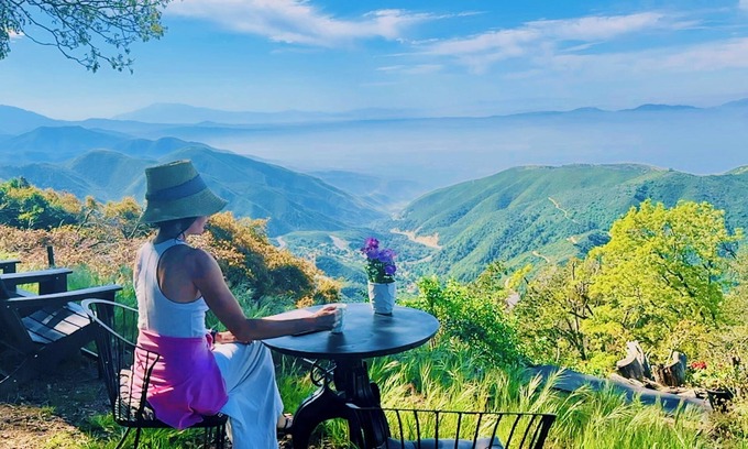 Crestline Chalet De Ski | 100-Mile-Views-Fire Pit-Peaceful-Romantic-Secluded-Dogs yes