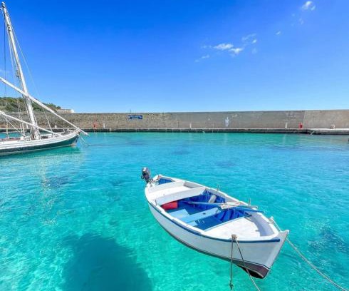 Porto Tricase Maison | 100 mt dal mare, Al Porto casa vacanze, posto tranquillo per famiglia