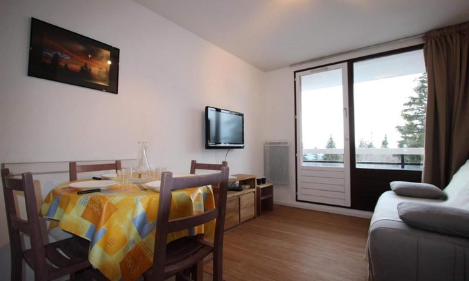 Chamrousse Appartement | À 100m des pistes de ski, 2ème étage, balcon, télévision, 24m², Chamrousse