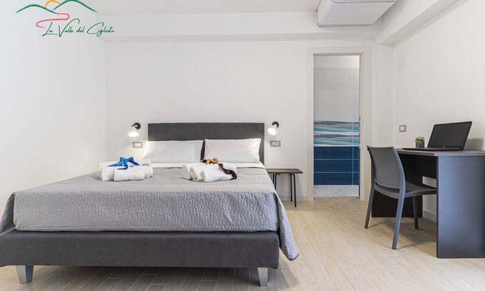 Licusati Appartement | (101) Double Room with Private Bathroom - Room Rentals in Licusati (SA)