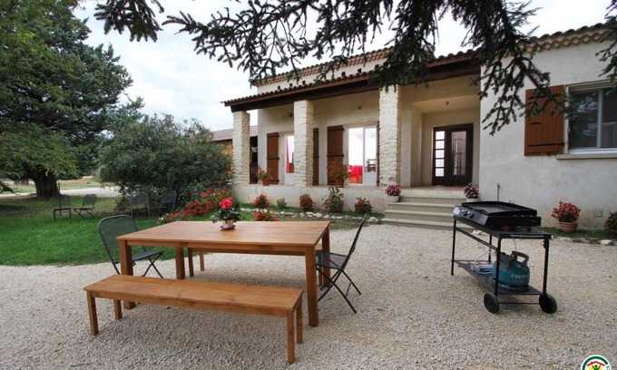 La Garde-Adhemar Maison | 102 m² Gîte ∙ 3 chambres ∙ 6 personnes