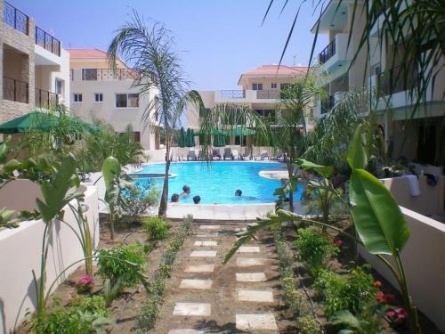 Kiti Appartement | 103 ELEGANT 2 bed apartment with free Wifi, AC, pool & gym!