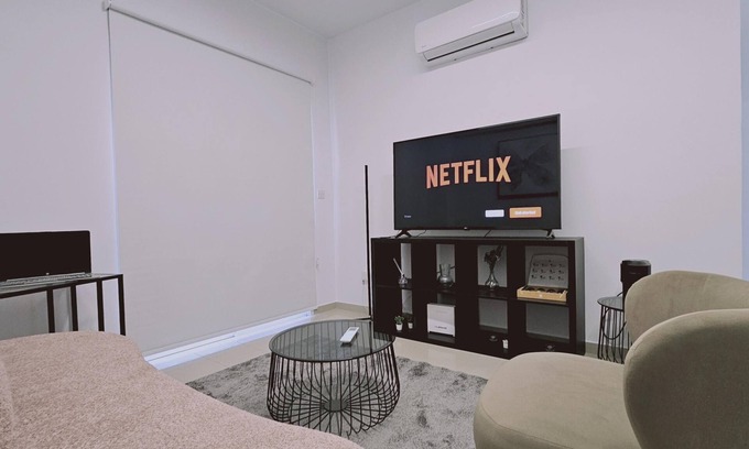 City Centre Appartement | 104 NIC - 402 Stay Cosmo City Suite