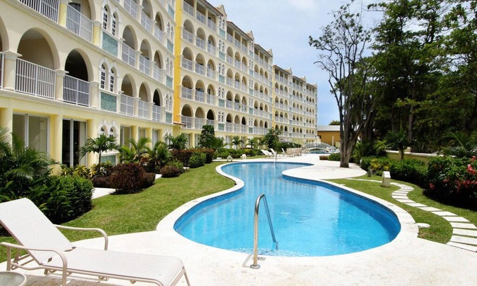 Dover Copropriété | 105 Sapphire Beach Condo (2 chambres / 2 salles de bain) sur la plage de Douvres, Barbade.