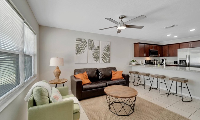 Apollo Beach Copropriété | 1053 Apollo Beach Blvd, Unit 5