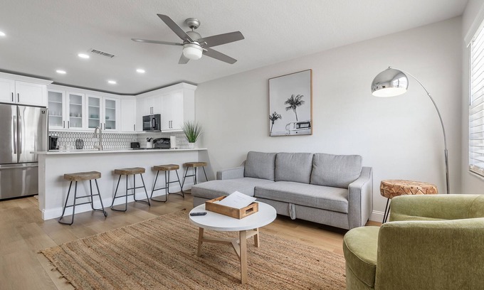 Apollo Beach Copropriété | 1053 Apollo Beach Blvd, Unit 2