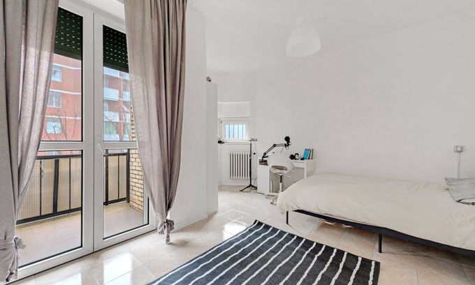Buccinasco Station Balnéaire | 109 m² Chambre privée ∙ 1 chambre ∙ 4 personnes