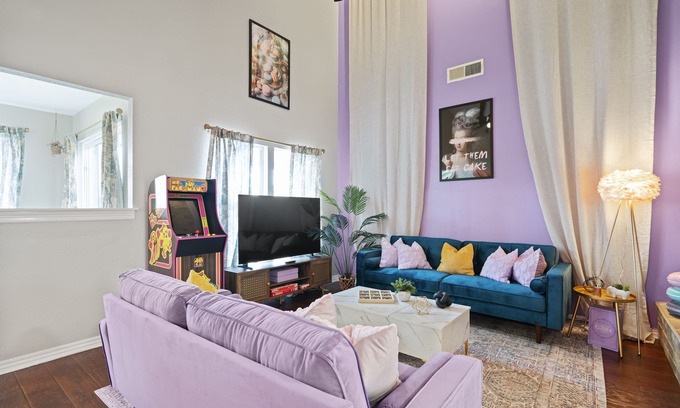 North San Antonio - SAT Maison | 10min to SAT - Eclectic 4bd - McAlister Park Haven